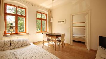 1 Schlafzimmer, Bügeleisen/Bügelbrett, Reisekinderbett, kostenloses WLAN