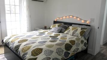 1 bedroom, desk, iron/ironing board, free WiFi