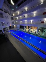 Deluxe Suite | Free minibar items, in-room safe, desk, laptop workspace