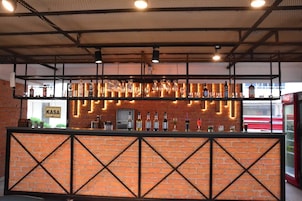 Poolside bar