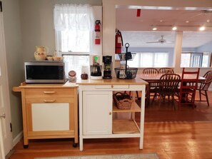 Dining - Family cottage nestled in the pines, 7/10 mile to beach, .5 to center of town (Ogunquit)