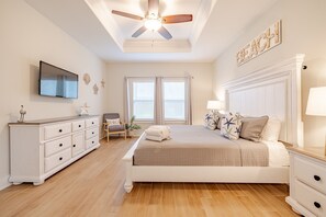 4 bedrooms, desk, iron/ironing board, travel cot