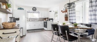 Cedar Creek Cottage - Idyllic Setting and Dog Friendly!