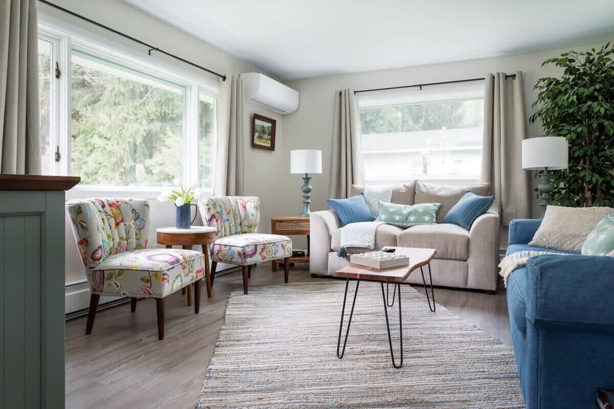 TV, fireplace, offices