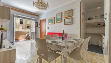 Apartment | Living area | Flat-screen TV