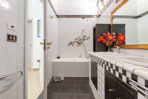 Bathroom - 1848 Sonia House (Matino)