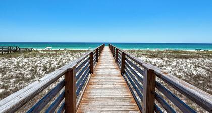 Once Upon A Tide | 🌴 Private Elevator | Walk to Sand | Pet Friendly 🐾