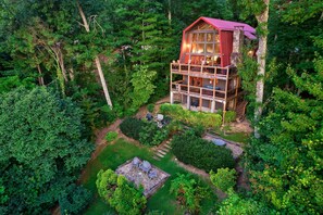 Property grounds - Stunning view, location & Cabin amenities- 2.3 mi to Gatlinburg (Gatlinburg)