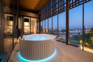 Junior Penthouse, 2 Bedrooms, Hot Tub, City View | Terrace/patio