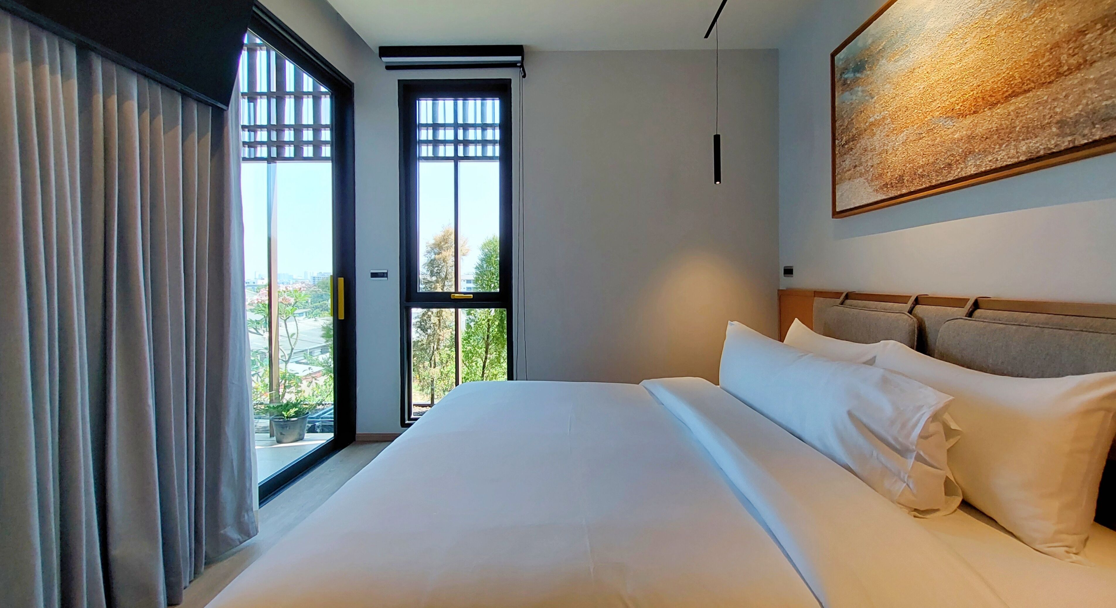 Appartement Penthouse Junior, 2 chambres, baignoire à remous, vue sur la ville | Literie de qualité, coffre-fort, bureau, rideaux d’obscurcissement