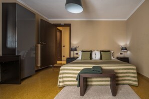 4 chambres, fer et planche à repasser, Wi-Fi, literie fournie