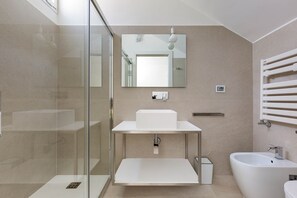 Villa | Bathroom
