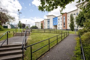 Front of property - Belmont Apartments and Rooms (Dundee)