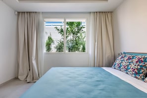 7 bedrooms, iron/ironing board, free WiFi