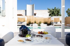 Seasonal outdoor pool