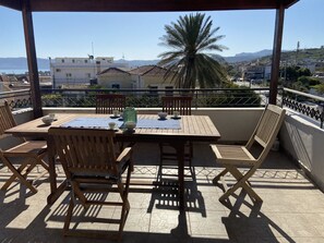 Outdoor dining - Kaloudis Apartment 2 bedrooms up to 6 people  (Kissamos)