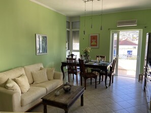 TV, stereo - Kaloudis Apartment 2 bedrooms up to 6 people  (Kissamos)