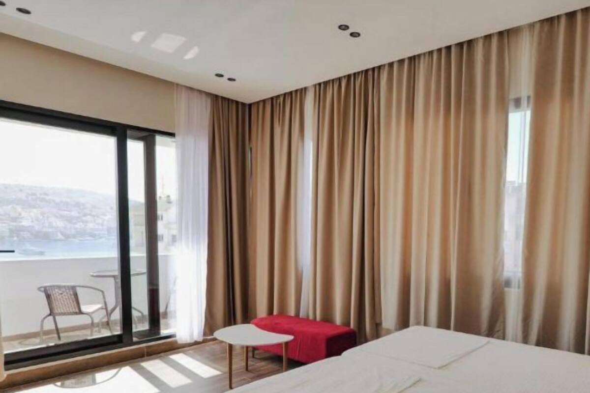 Desk, free WiFi, bed sheets