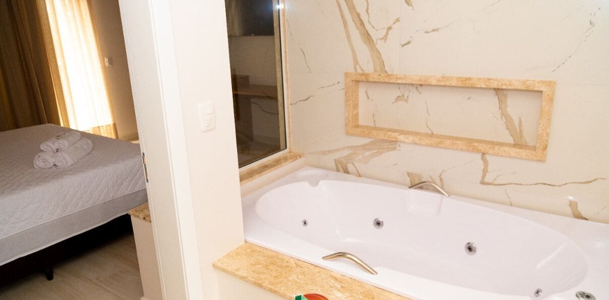 Presidential Room | Desk, laptop workspace, free WiFi, bed sheets