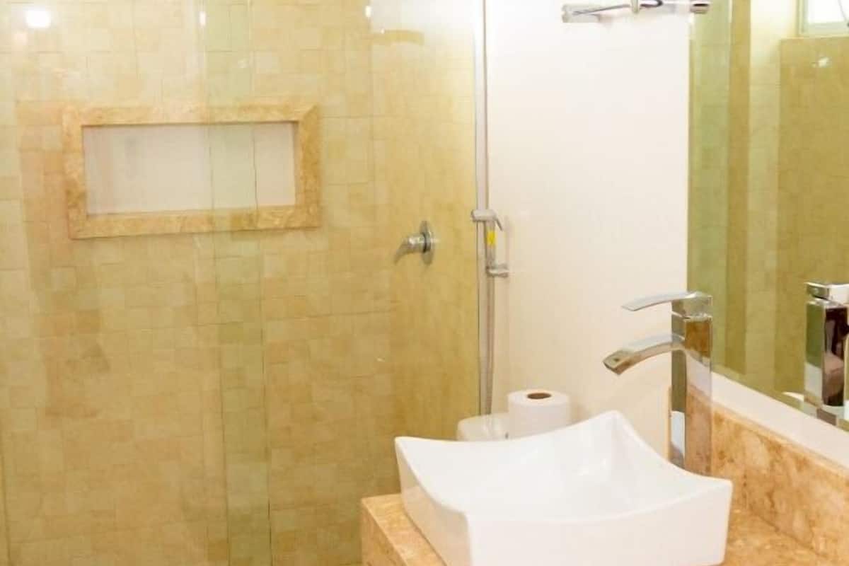 free toiletries, bidet, towels, soap