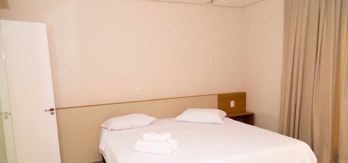 presidential room | desk, laptop workspace, free wifi, bed sheets