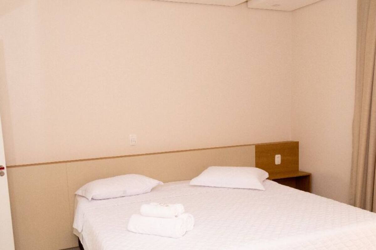 presidential room | desk, laptop workspace, free wifi, bed sheets