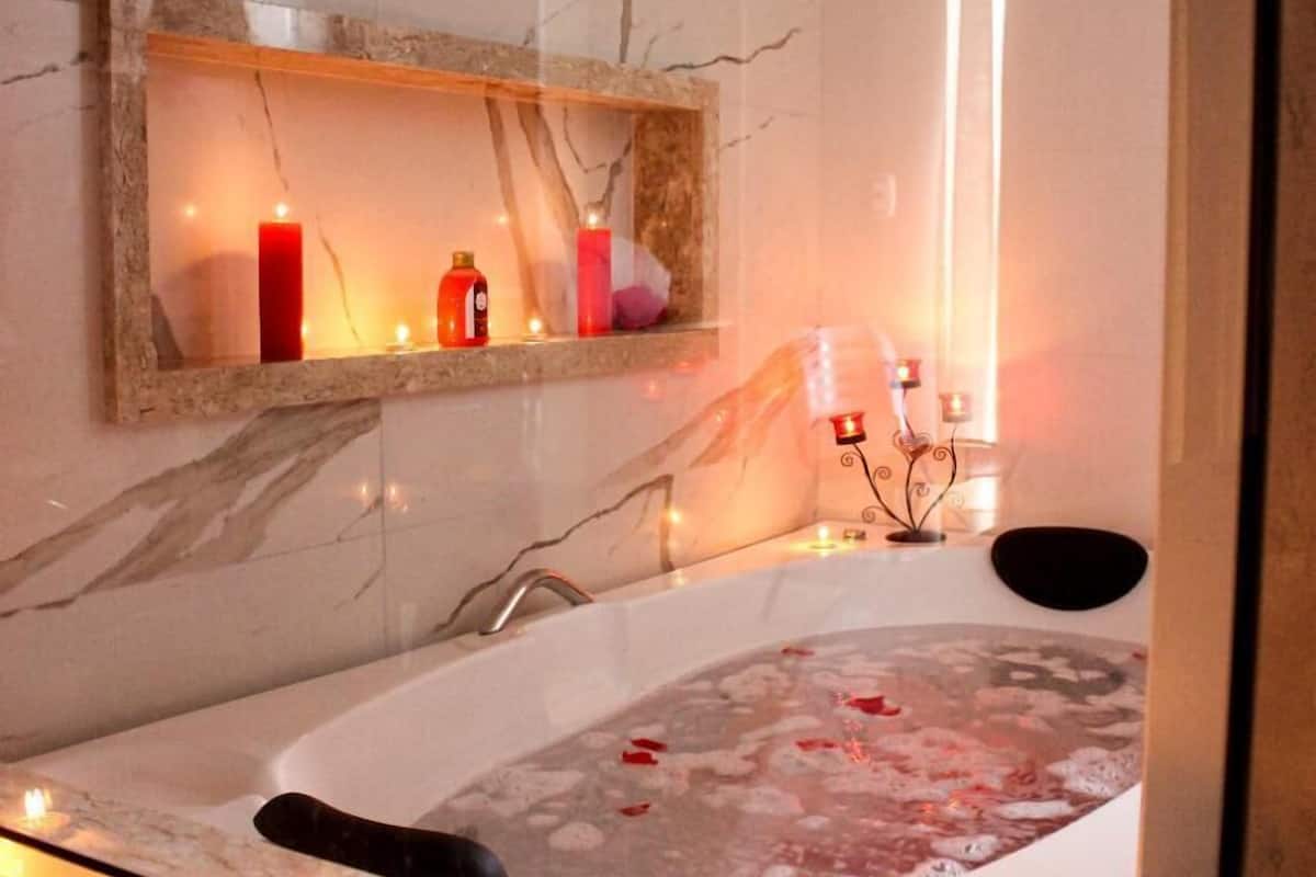 presidential room | bathroom | free toiletries, bidet, towels, soap