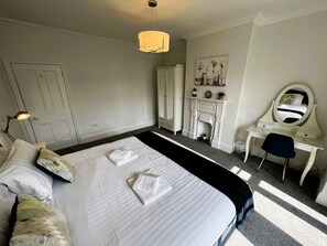 3 habitaciones, tabla de planchar con plancha y wifi gratis