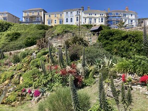 Property grounds - Flat 2, 1 Alexandra Gardens (Ventnor)
