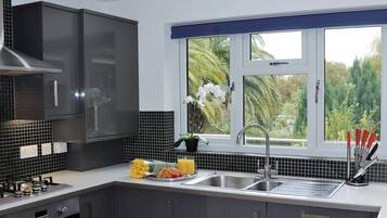 Fridge, microwave, oven, dishwasher