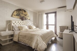 2 Schlafzimmer, Zimmersafe, Schreibtisch, Bügeleisen/Bügelbrett