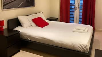 2 chambres, fer et planche Ă repasser, Wi-Fi gratuit, draps fournis