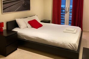 2 dormitoris, planxa i posts de planxar, wifi gratuïta i roba de llit