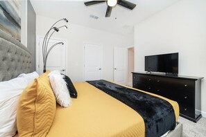 4 bedrooms, iron/ironing board, WiFi, bed sheets