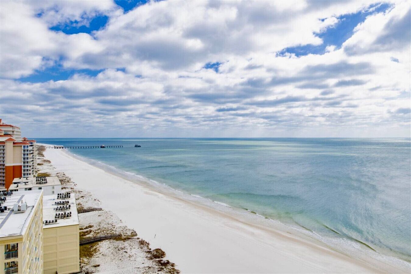 Una spiaggia nelle vicinanze