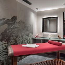 Couples treatment rooms, sauna, hot tub, steam room, Turkish bath