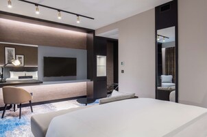 Minibar, in-room safe, desk, laptop workspace