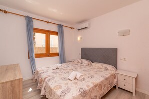 4 Schlafzimmer, Bügeleisen/Bügelbrett, kostenloses WLAN, Bettwäsche