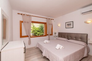 4 Schlafzimmer, Bügeleisen/Bügelbrett, kostenloses WLAN, Bettwäsche