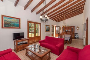 TV, DVD player - Villa Son March for 8 people (Pollensa)