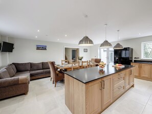Dining - Beautiful large property ideal for a family get together with private hot tub. (Tregaron)