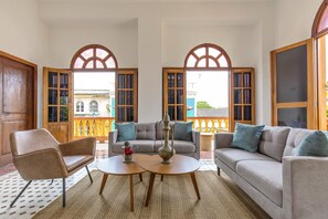 Apartment, 2 Bedrooms, Balcony, Pool View | Living area | Smart TV, Netflix, streaming services - Casa Morales Getsemani (Cartagena)