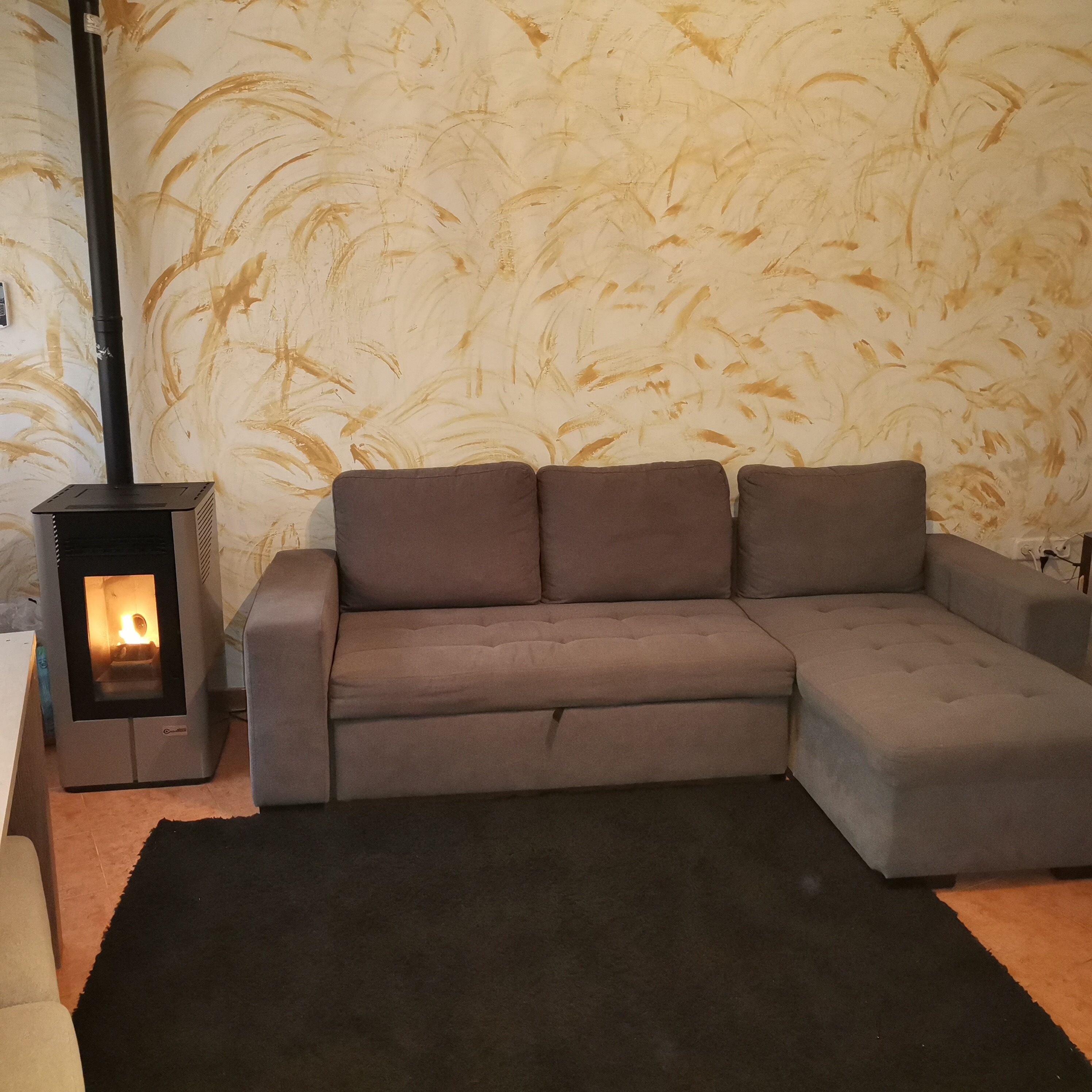 Televisie en een open haard