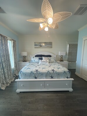 6 bedrooms, travel cot, free WiFi, bed sheets