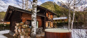 Mazot Les Tines, with hot tub