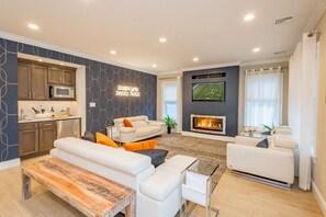 TV, fireplace, stereo - 6 Bed 5 Bath Beach Home with Elevator, Pool & Decks Steps from the Beach (Brigantine)