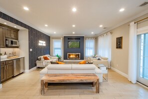 TV, fireplace, stereo