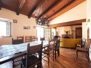 Interior - Rustic house in Capmany (Can Xemeneies), Girona (Capmany)