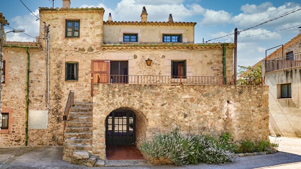 Exterior - Rustic house in Capmany (Can Xemeneies), Girona (Capmany)