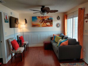 Een smart-tv en een open haard